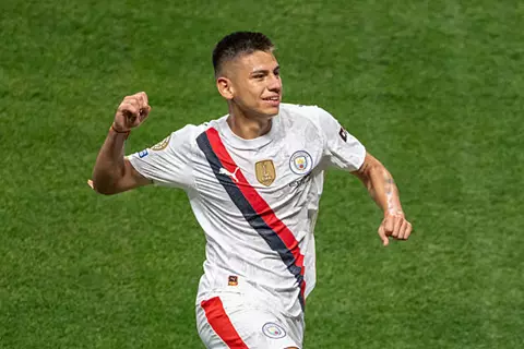 جوارديولا يعلن غياب إتشيفيري لمدة 3 أسابيع عن مانشستر سيتي